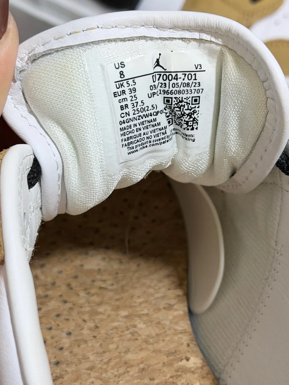 Nike Jordan Woman  Low-Top Sneakers in White and Tan